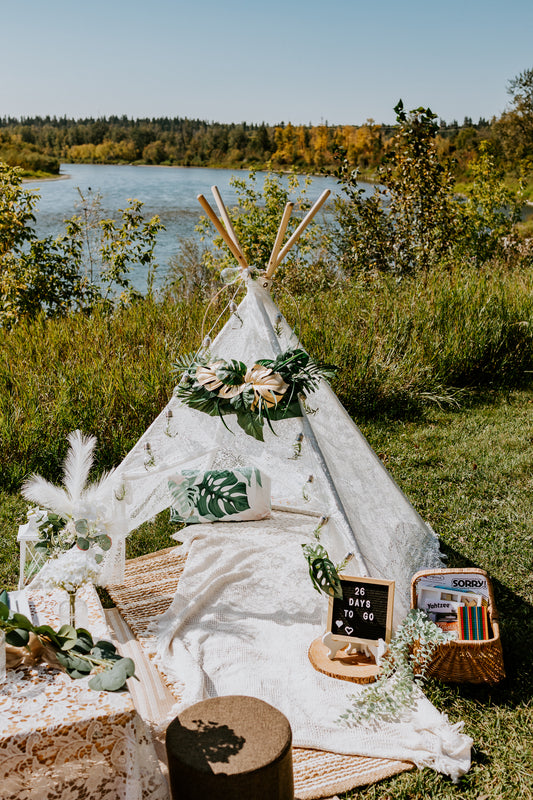 2-hour Picnic Experience (Boho Chic - Green & Gold)